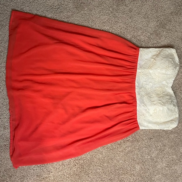 TCEC Strapless dress - Picture 1 of 3